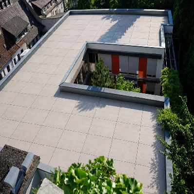 Préparation de la charpente pour isolation de toiture par l'extérieur (Sarking) avec pose d'écran sous-toiture étanche.